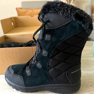 Columbia snow boots.